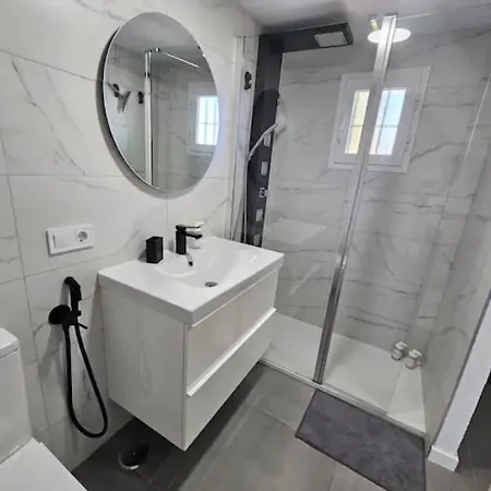 Beautiful Flat - Great Location Apartment *