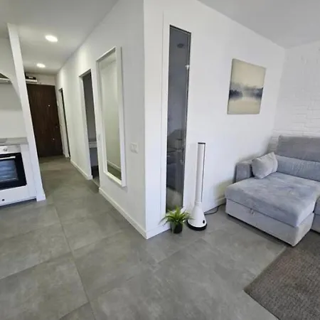 Apartment Beautiful Flat - Great Location *